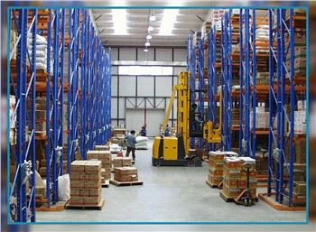 Stojan na úzke uličky